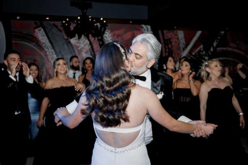 couple-dancing-wedding-black-banquet-event-venue-los-angeles-2