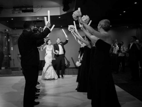 wedding-couple-walking-inside-banquet-hall-black-white-photo-hd-2