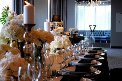 event-venue-table-setup-venue-black-atmosphere-vertigo-event-venue-glendale-los-angeles-12