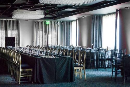 event-venue-chair-setup-venue-black-atmosphere-vertigo-event-venue-glendale