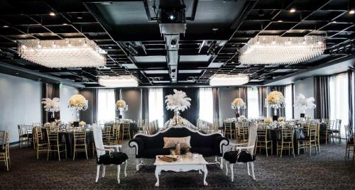 event-venue-banquet-venue-black-atmosphere-vertigo-event-venue-115