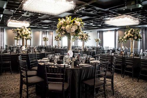 event-venue-banquet-venue-black-atmosphere-vertigo-event-venue-100