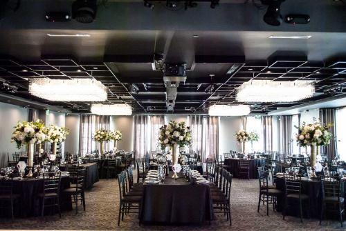 event-venue-banquet-venue-black-atmosphere-vertigo-event-venue-5