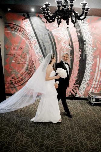 wedding-couple-posing-inside-vertigo-event-venue-hd