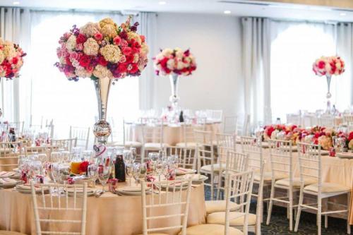 vertigo-white-ballroom-event-venue-flower-design-15