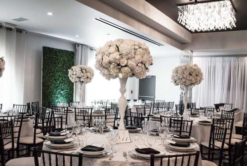 vertigo-white-ballroom-event-venue-flower-design-11